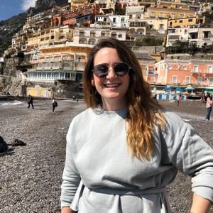 Meet your Posher, Courtney